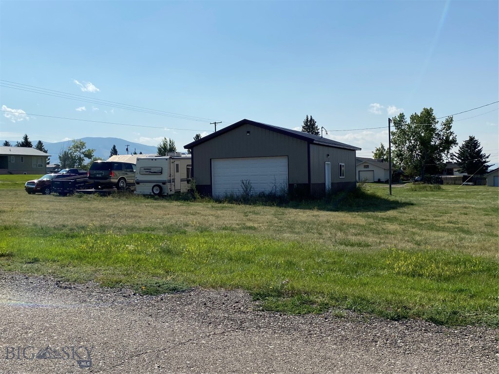 212 E Maginnis Street, White Sulphur Springs, Montana