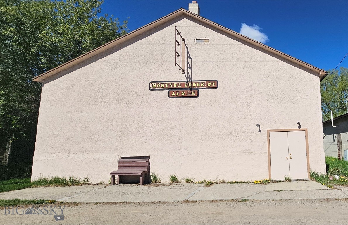 114 First St., Ennis