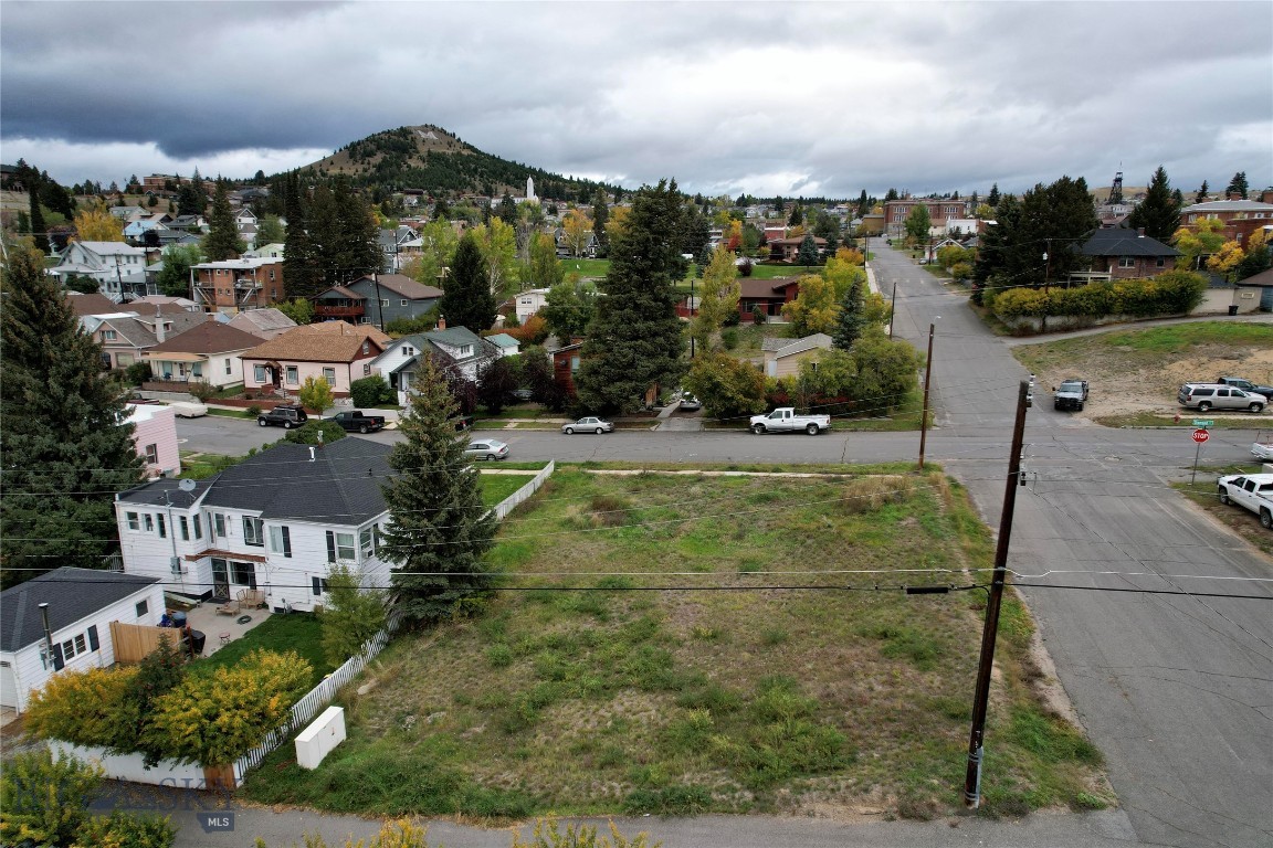 TBD W Diamond, Butte