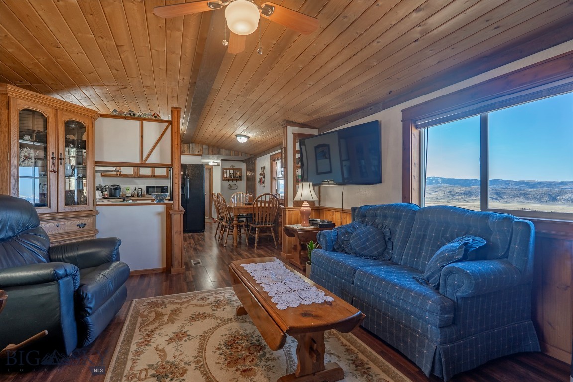 57 Outlaw Hill, Livingston