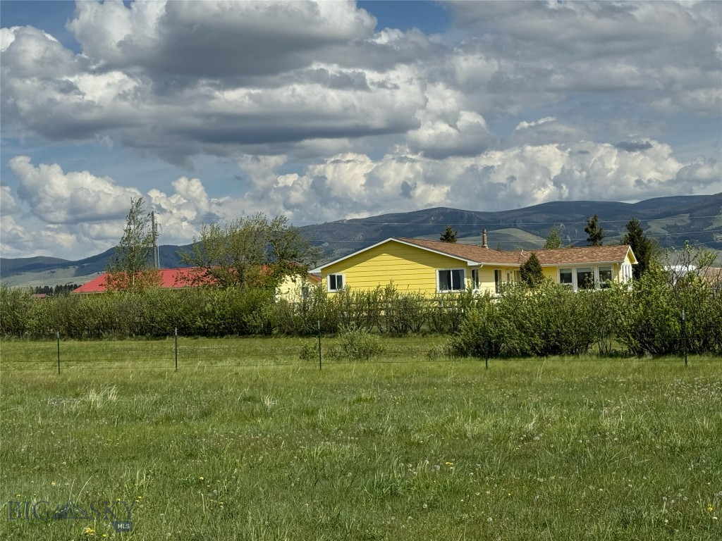 142 Luppold Road, White Sulphur Springs