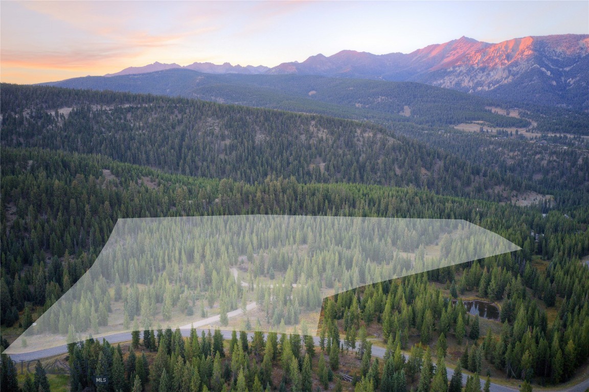 208 Outlook Trail, Big Sky
