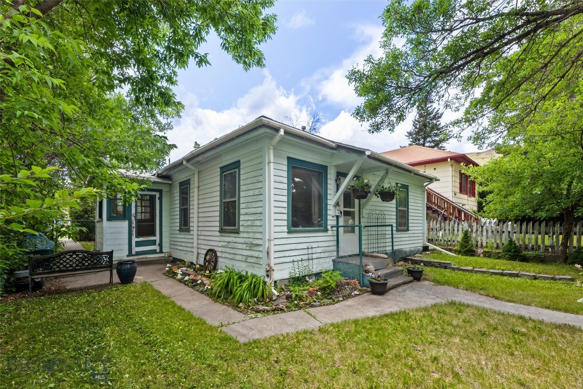 523 N I Street, Livingston