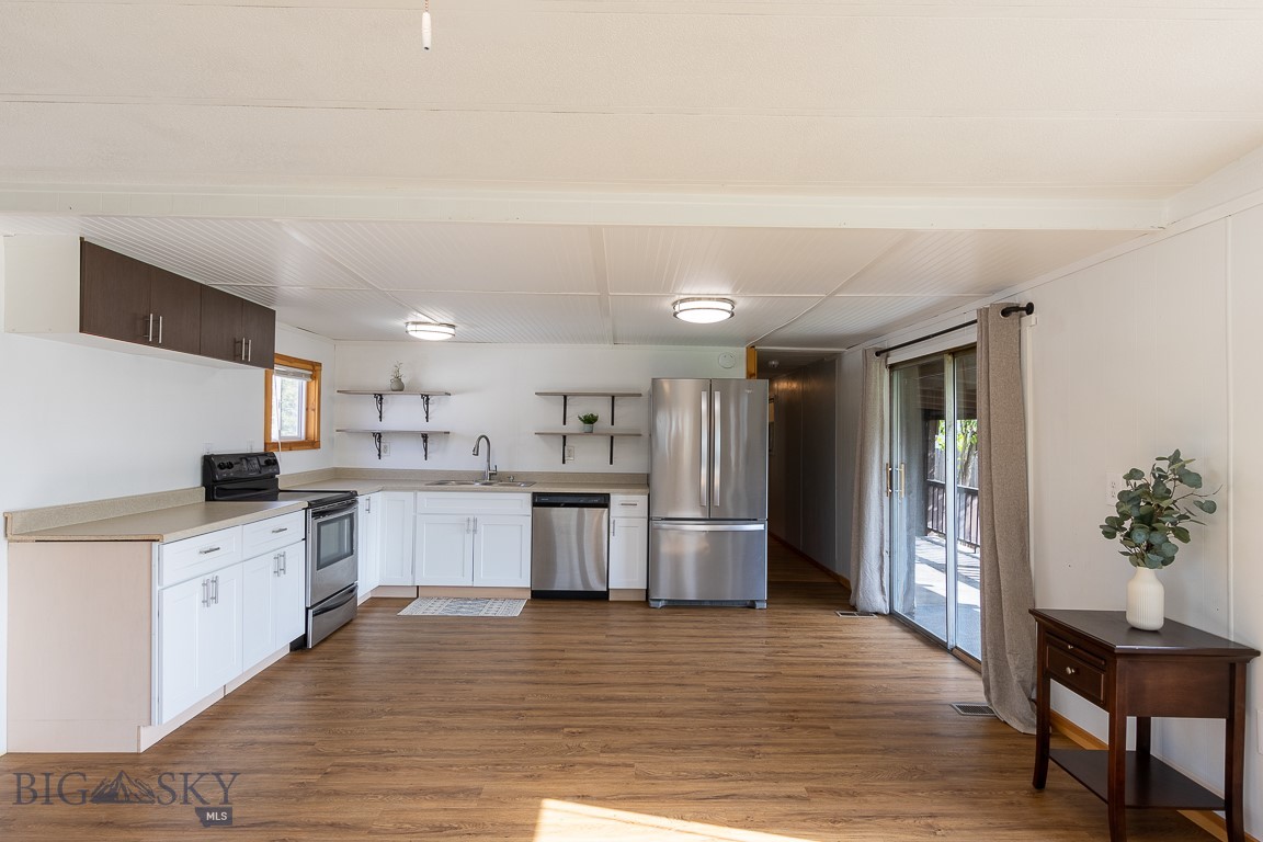 403 Southwood Drive, Belgrade