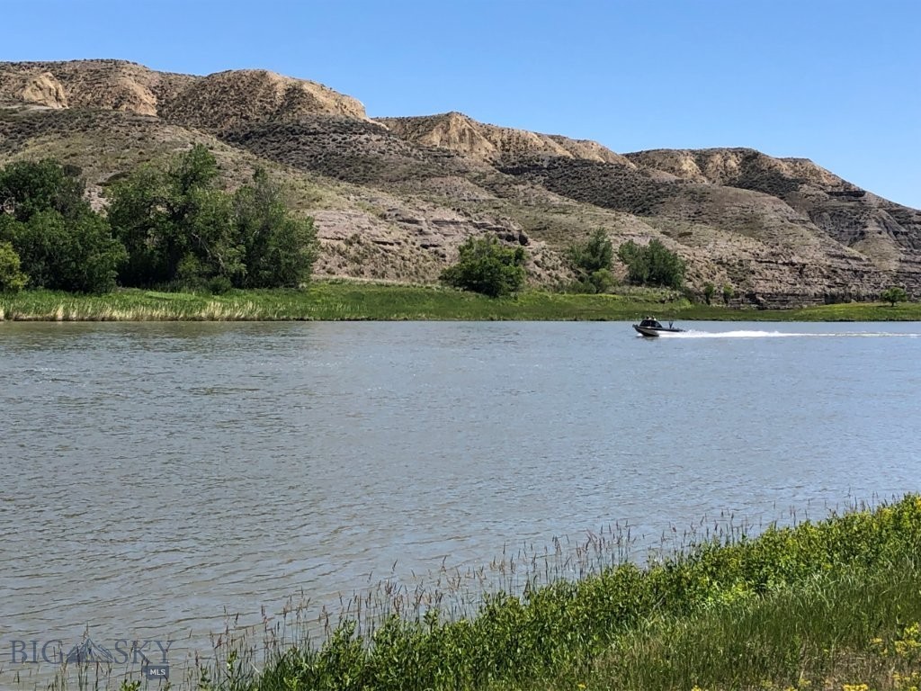 19 Vernon Road, Highwood, Montana