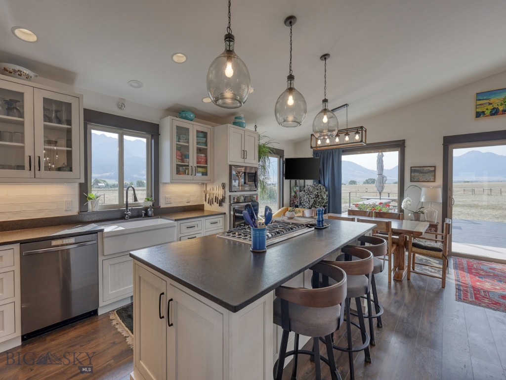 80 Glengarry Road, Livingston, Montana