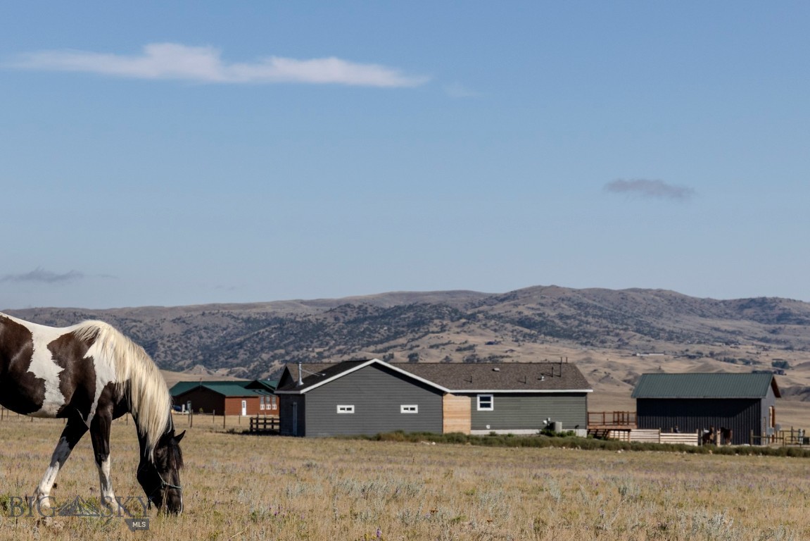 106 Buffalo Trail Road, Livingston, Montana