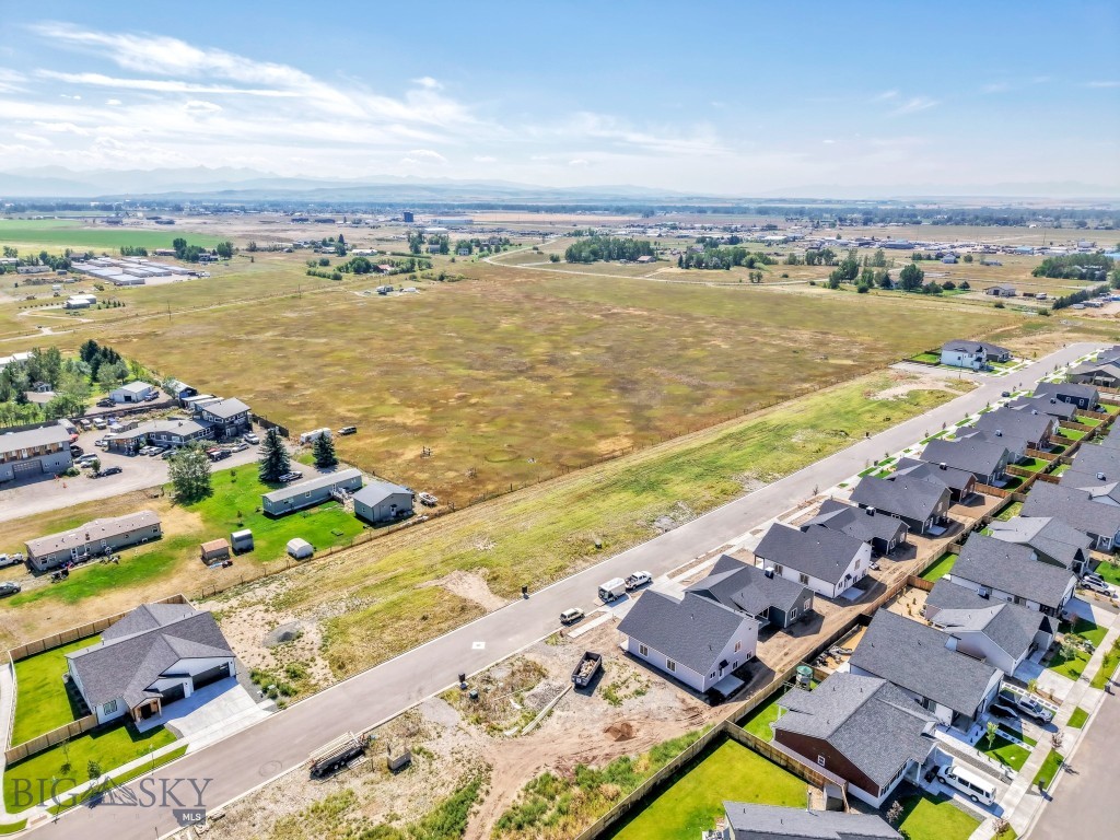 716 Spaniel Lane, Belgrade, Montana