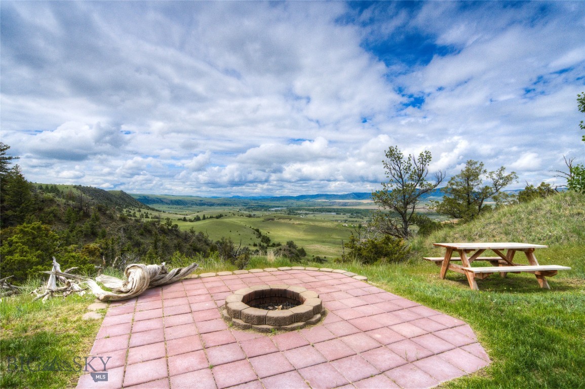 1635 Green Acres Road, Three Forks, Montana