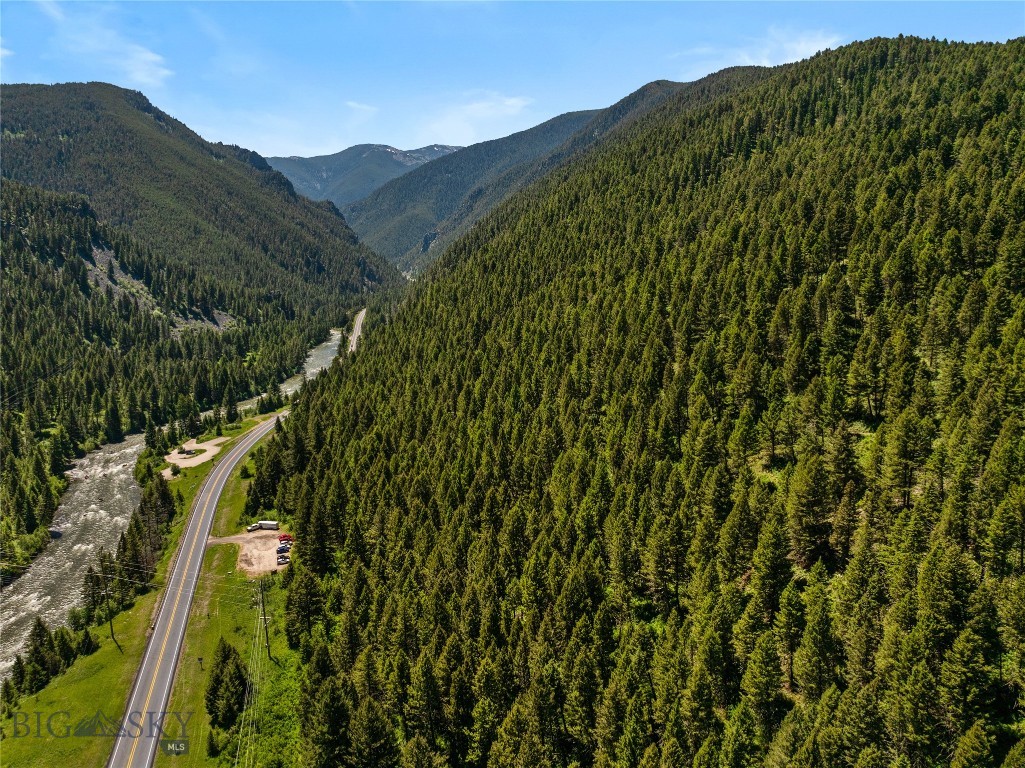 29 Old Hell Roaring Trail, Gallatin Gateway