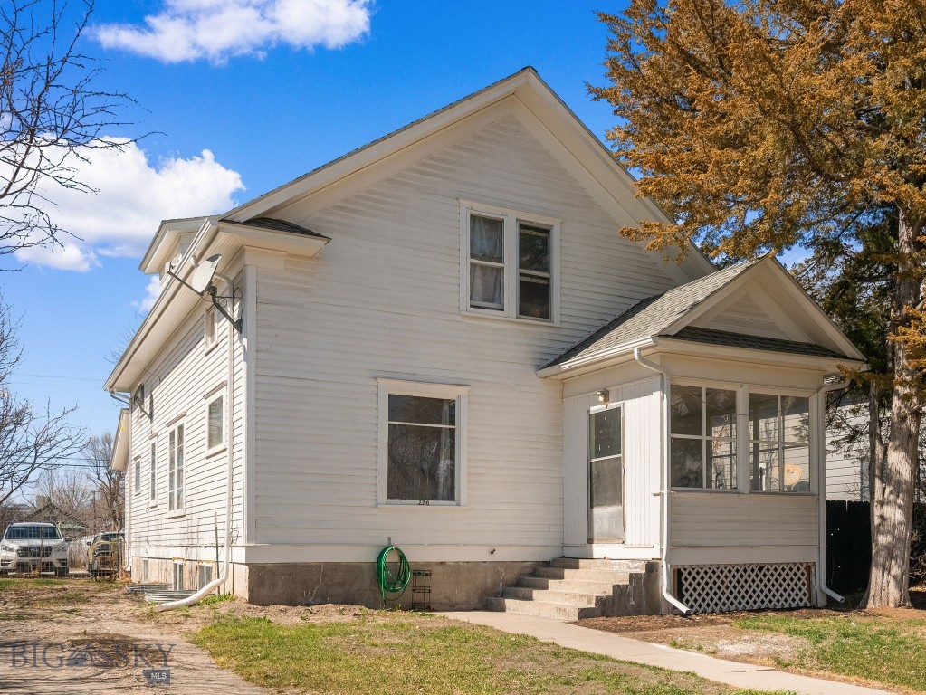 220 4th Ave E, Three Forks