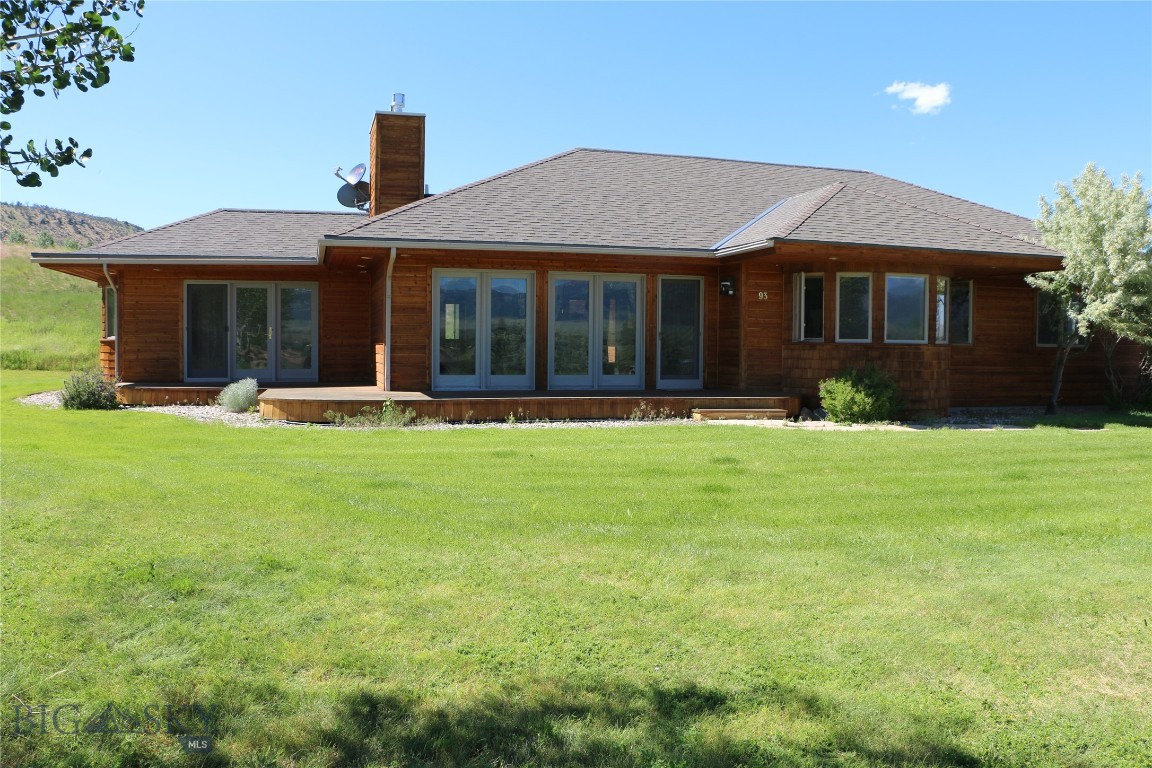 93 Golf Course Drive, Ennis