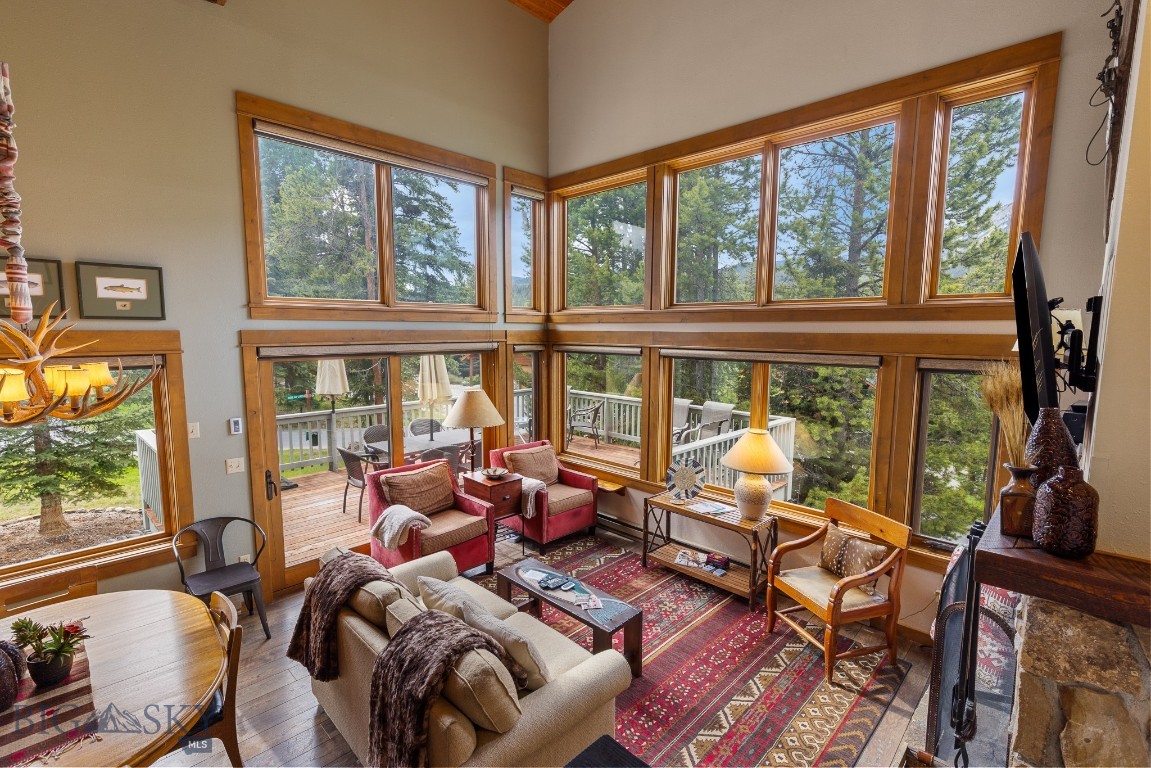 75 Rose Hip Circle, Big Sky