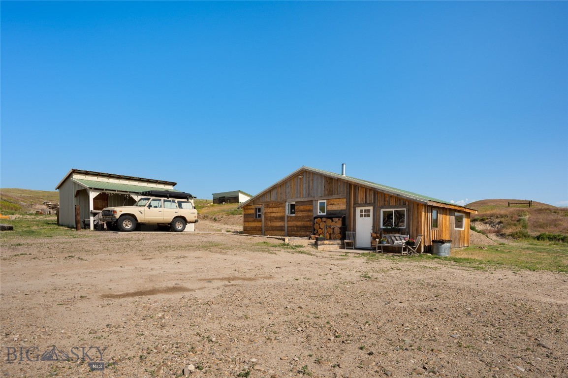 73 West Baker Lane S, Twin Bridges
