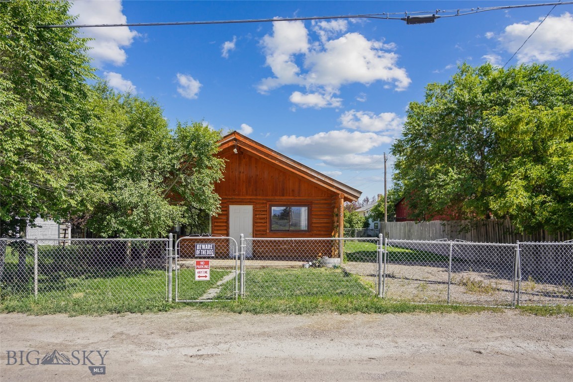 530 1/2 Thomsen Avenue, Dillon