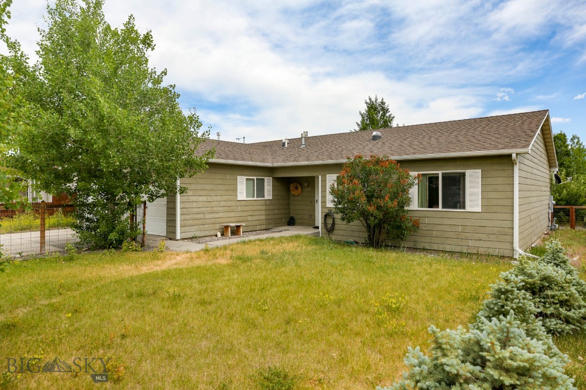 706 Northern Lights Road, Livingston