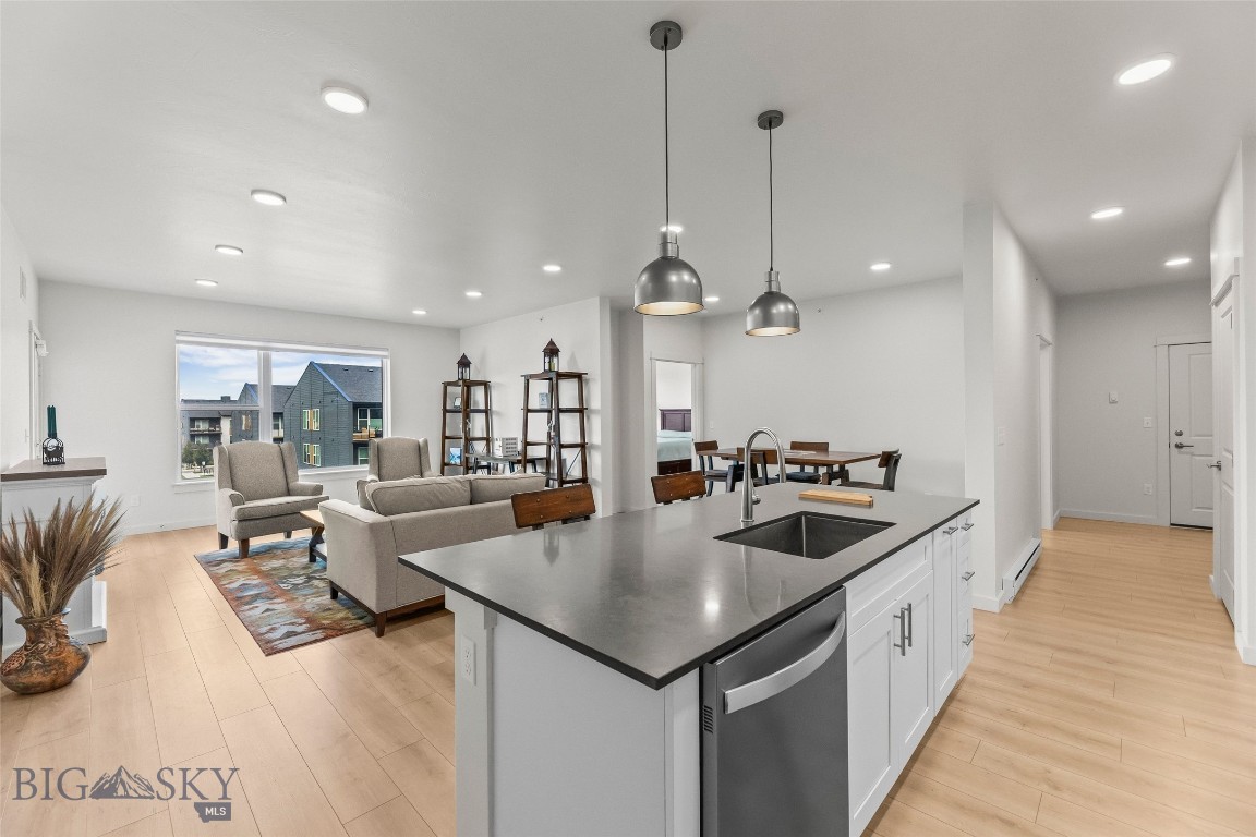 2222F Willow Drive 77, Livingston