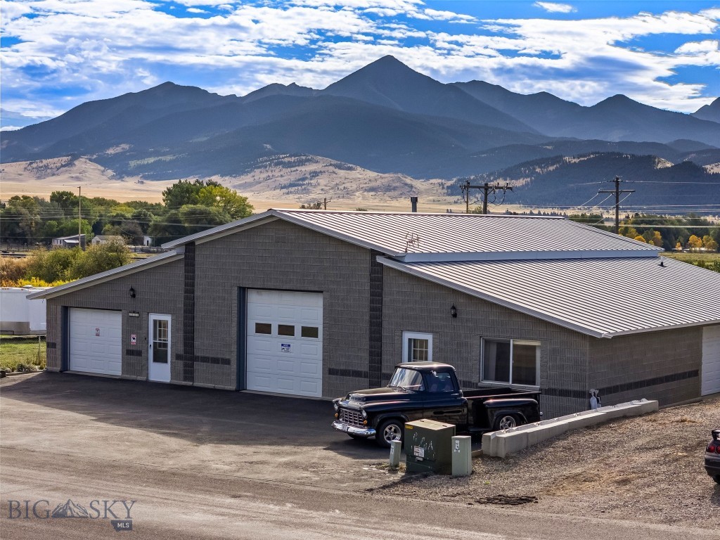 1801 Sun Avenue, Livingston