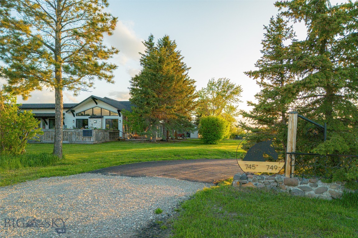 745 Rocky Road, Bozeman