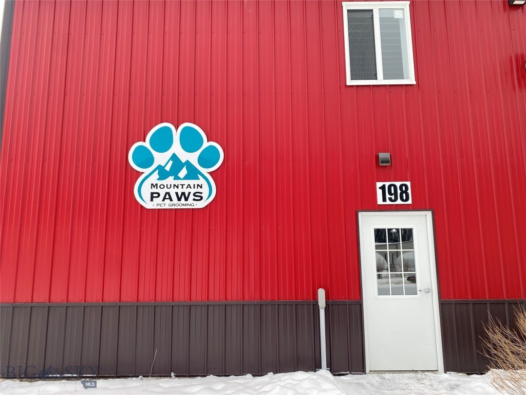 198 Running Iron, Gallatin Gateway