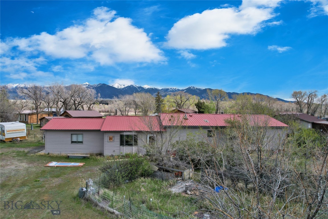 65 Tobacco Root RD, Silver Star