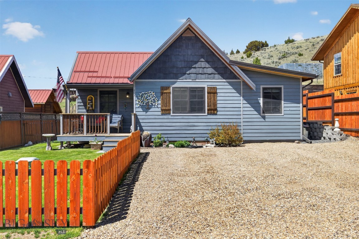 409 W Cover Street, Virginia City