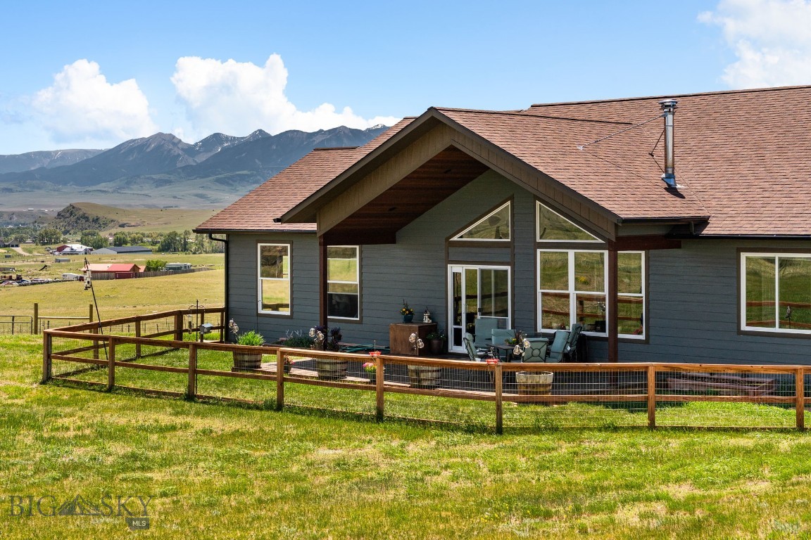 96 Crazyhead Road, Livingston, Montana