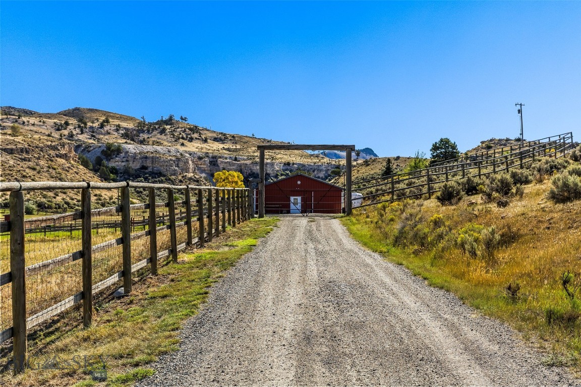NHN Jardine Road, Gardiner, Montana
