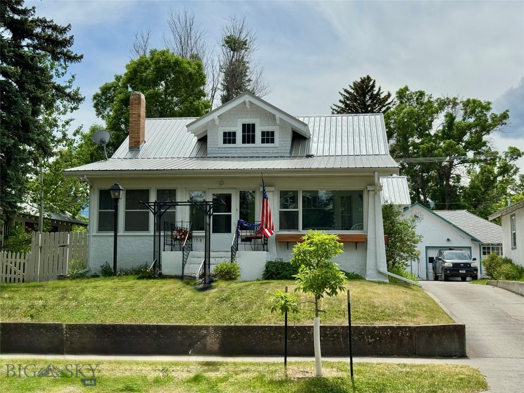 108 S 8th St., Livingston