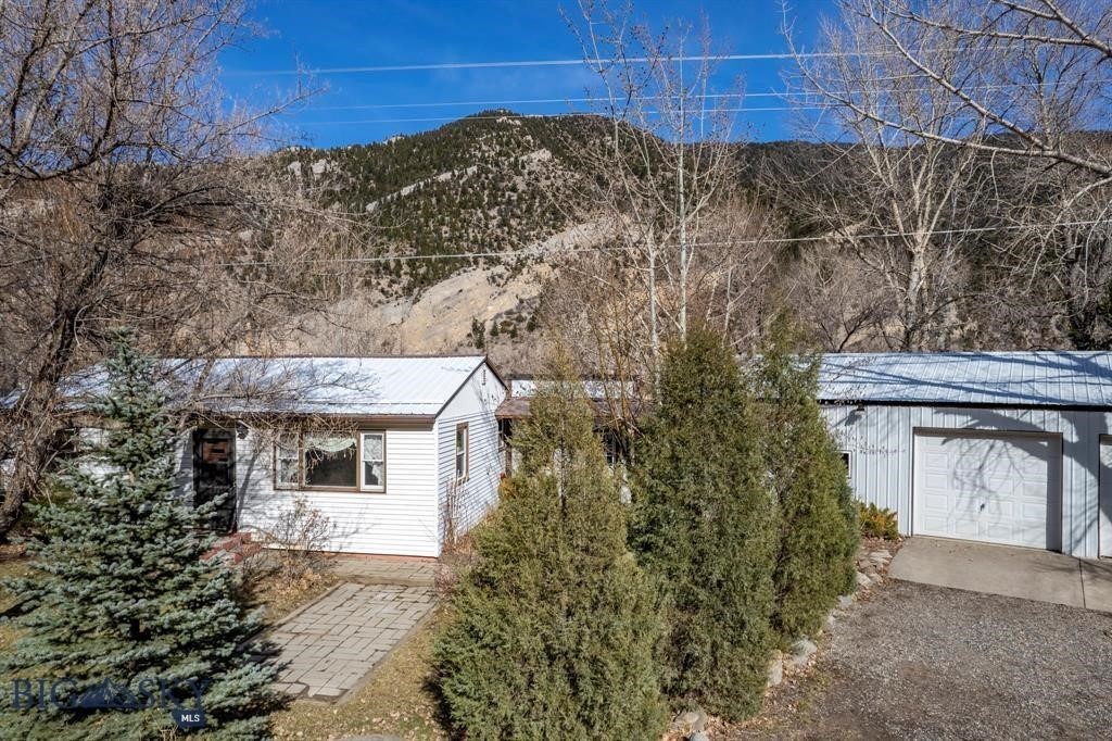 5042 US Highway 89 S, Livingston, Montana