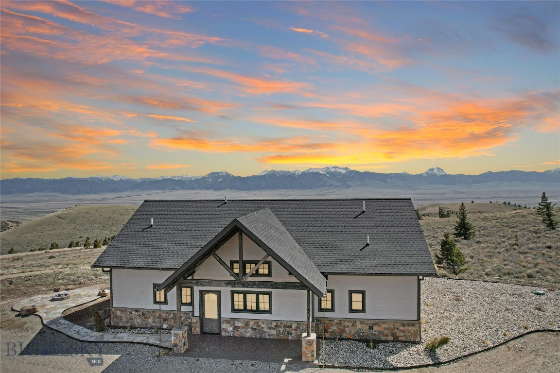 231 Axolotl Lakes Road, Ennis