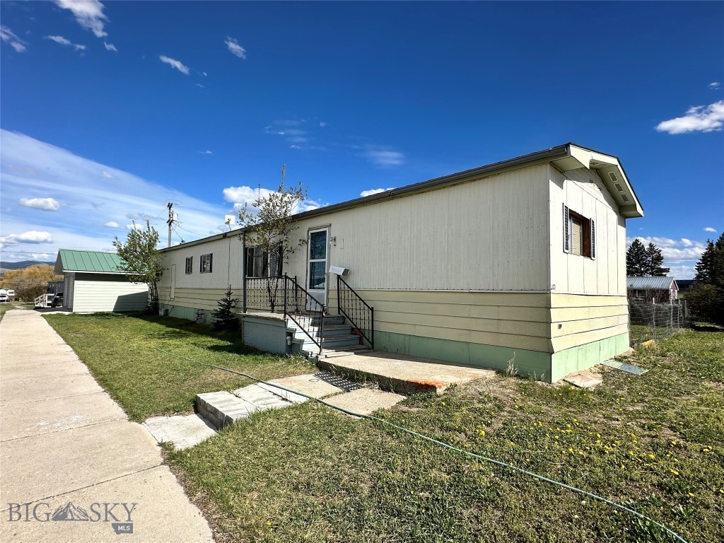 1001 Oregon Street, Deer Lodge
