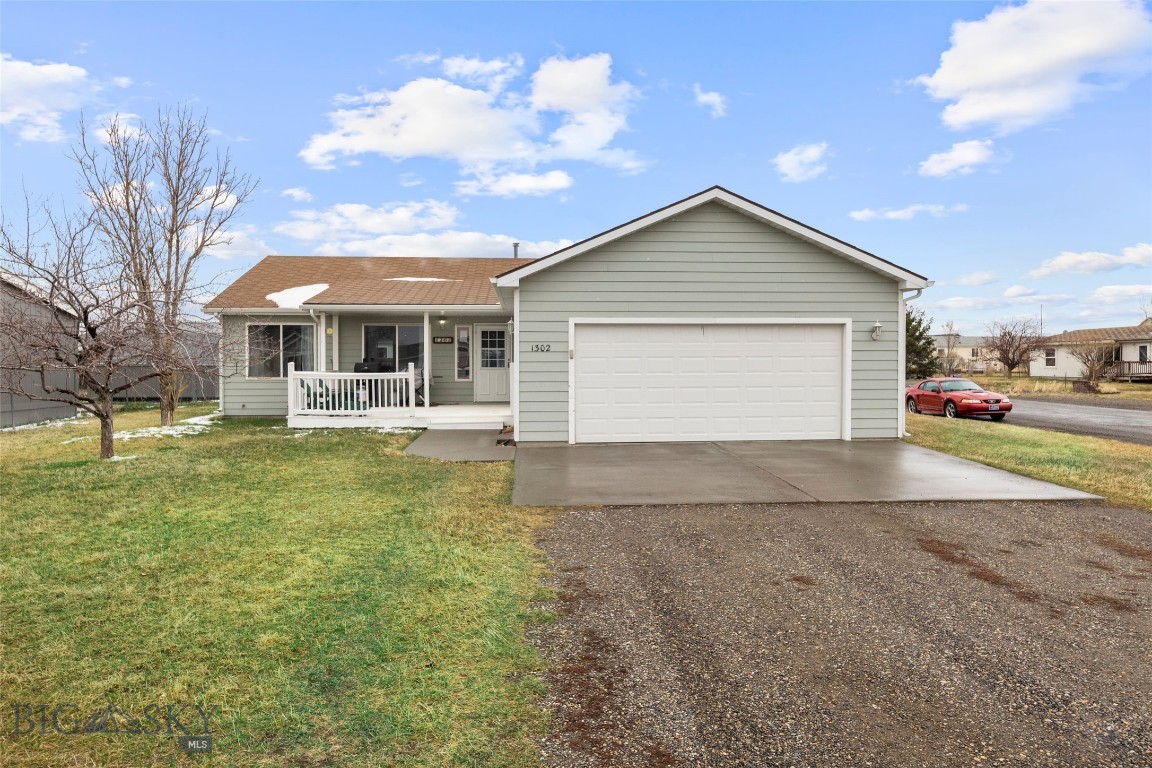 1302 W Summit Street, Livingston