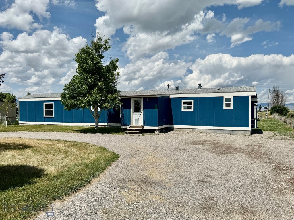 410 Meadowlark Drive, Dillon