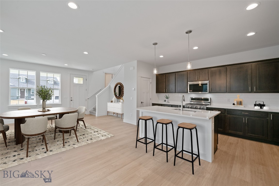 1521 Cyril Way, Belgrade