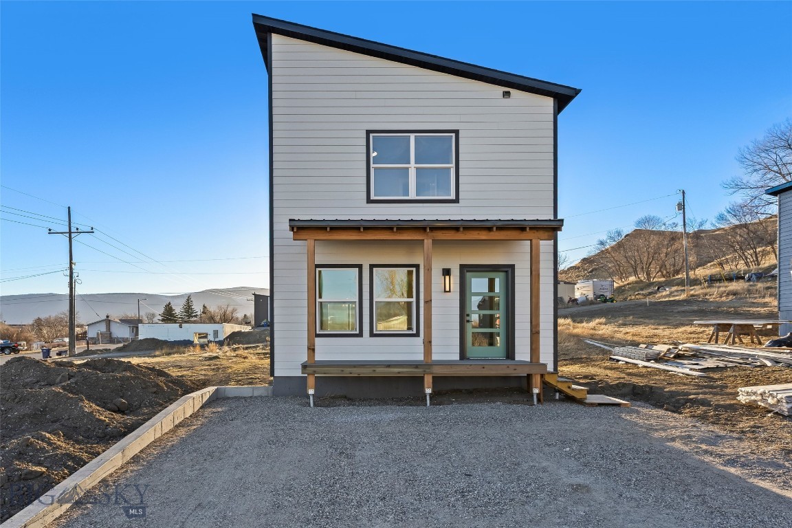 607 N L Street, Livingston, Montana