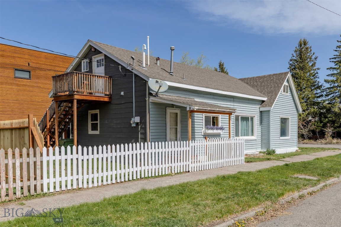 332 S K Street, Livingston, Montana