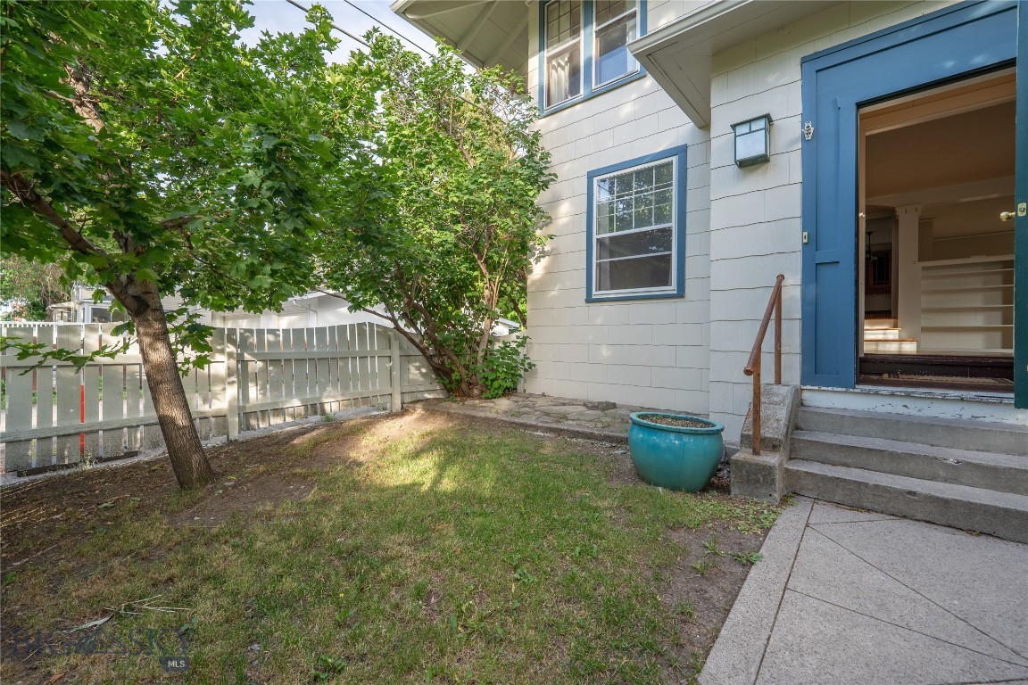 315 W Lewis Street, Livingston