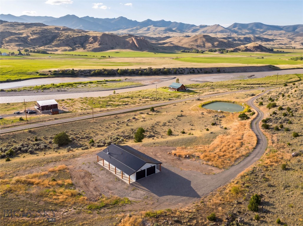220 E River Road, Emigrant, Montana