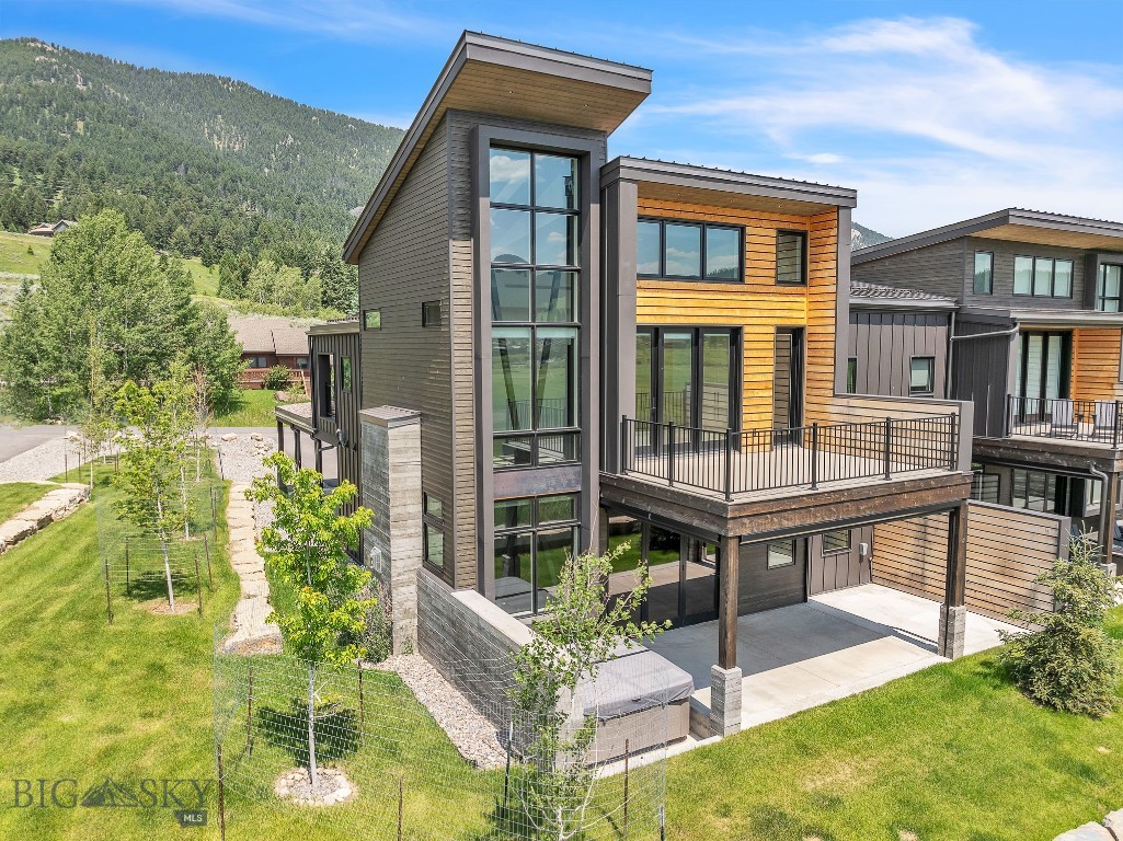 2188 Little Coyote, Big Sky