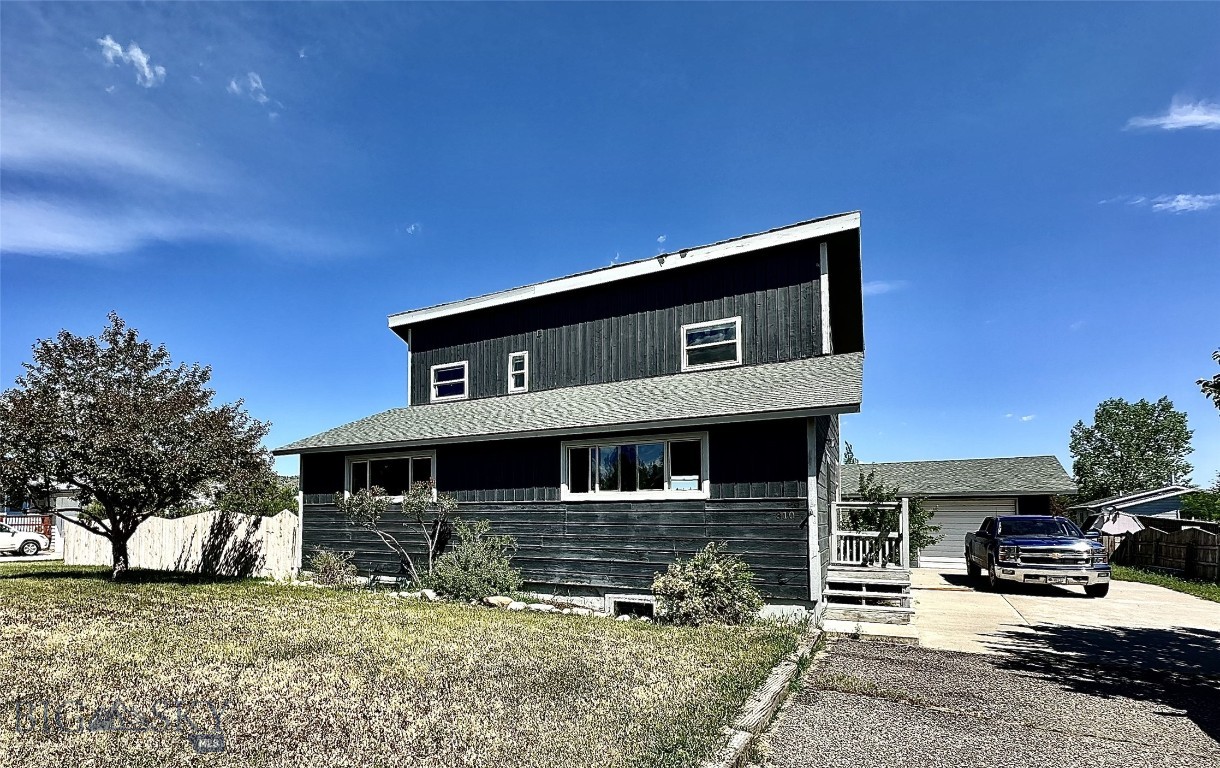310 W Armitage, Ennis