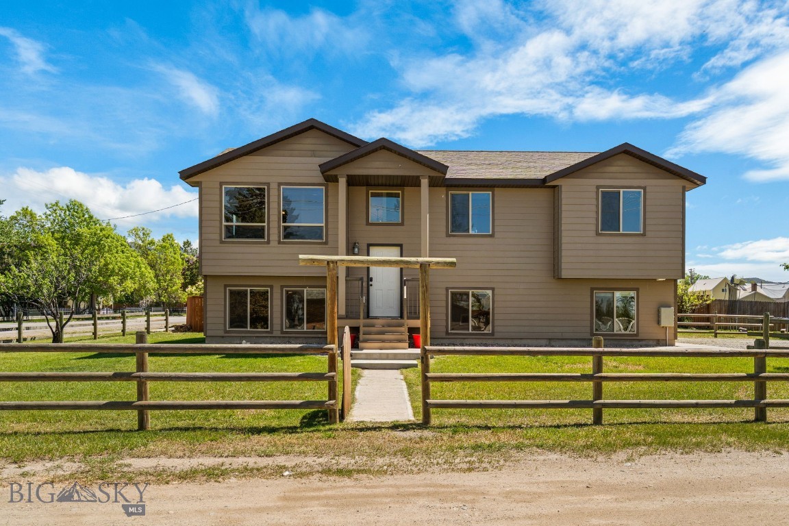 205 Water Street, Sheridan