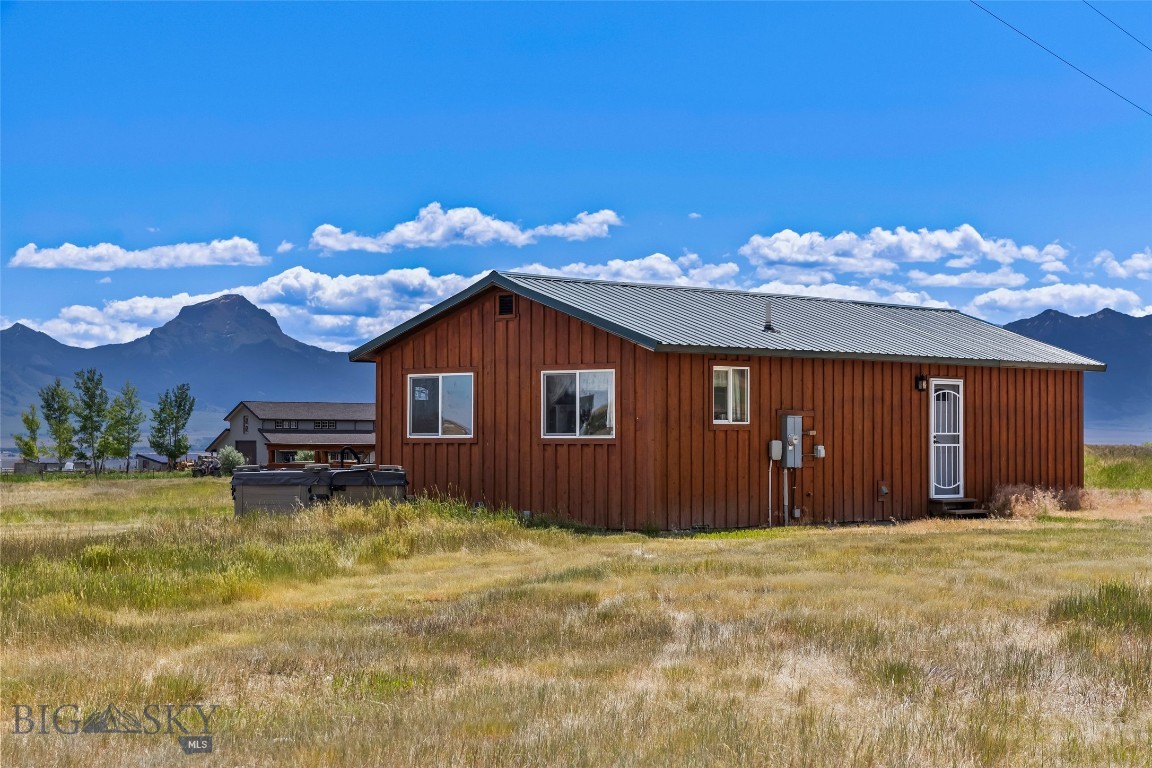 30 Hayfield Loop Trail, Ennis