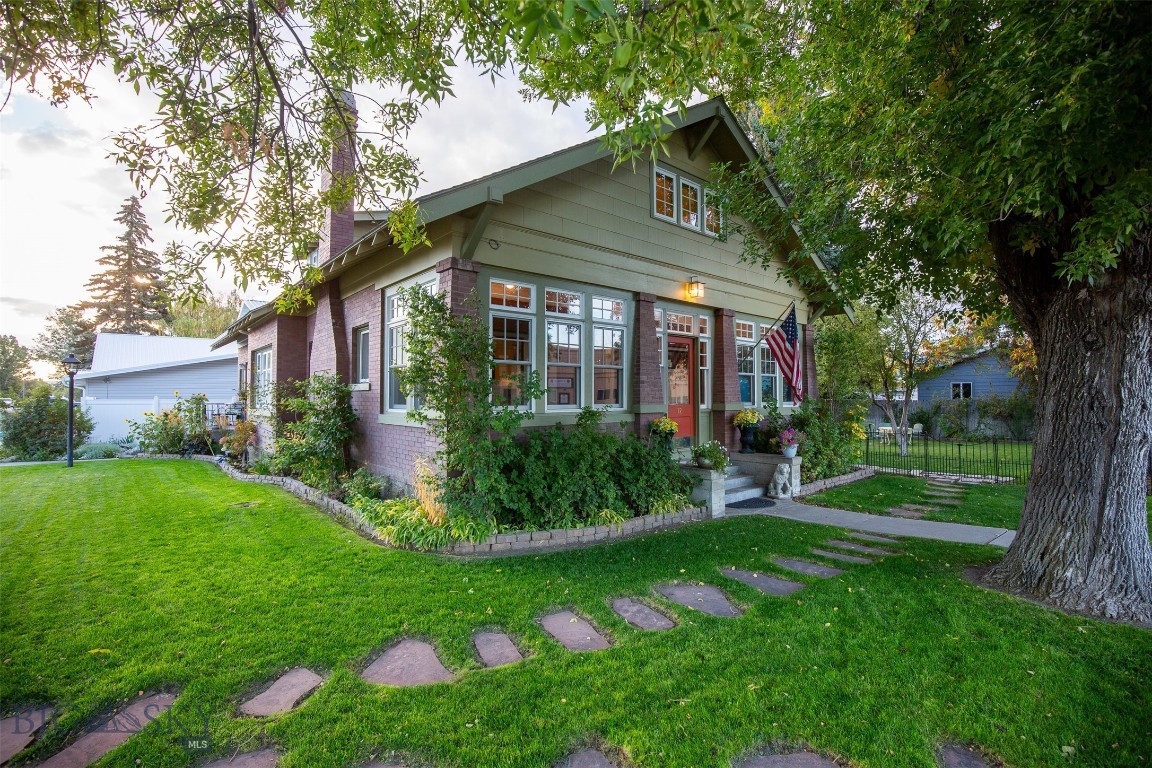 12 N Division St, Whitehall