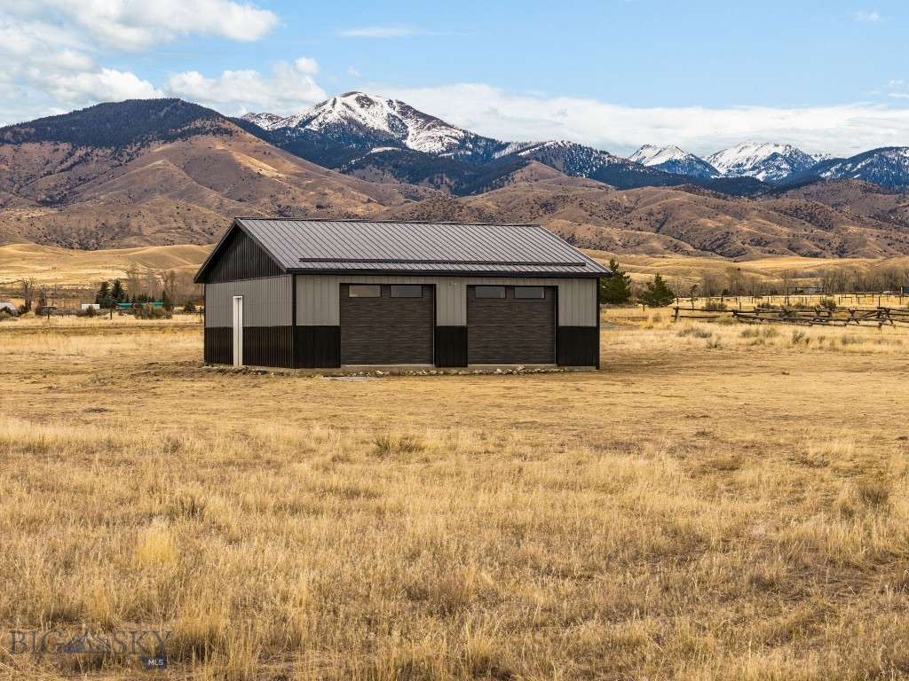 3683 MT Hwy 287 E, Sheridan