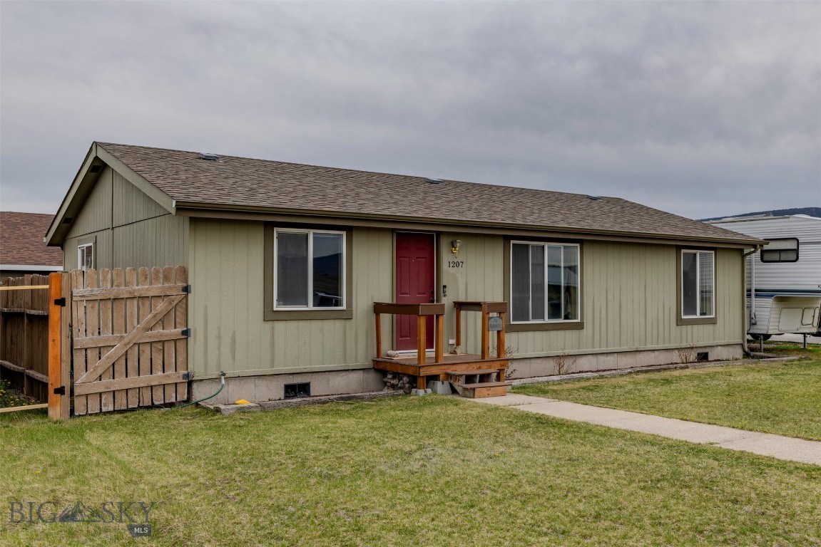 1207 W Reservoir Street, Livingston, Montana