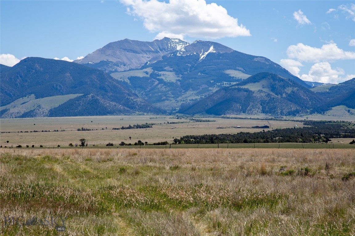 4566 US Highway 287 N, Ennis