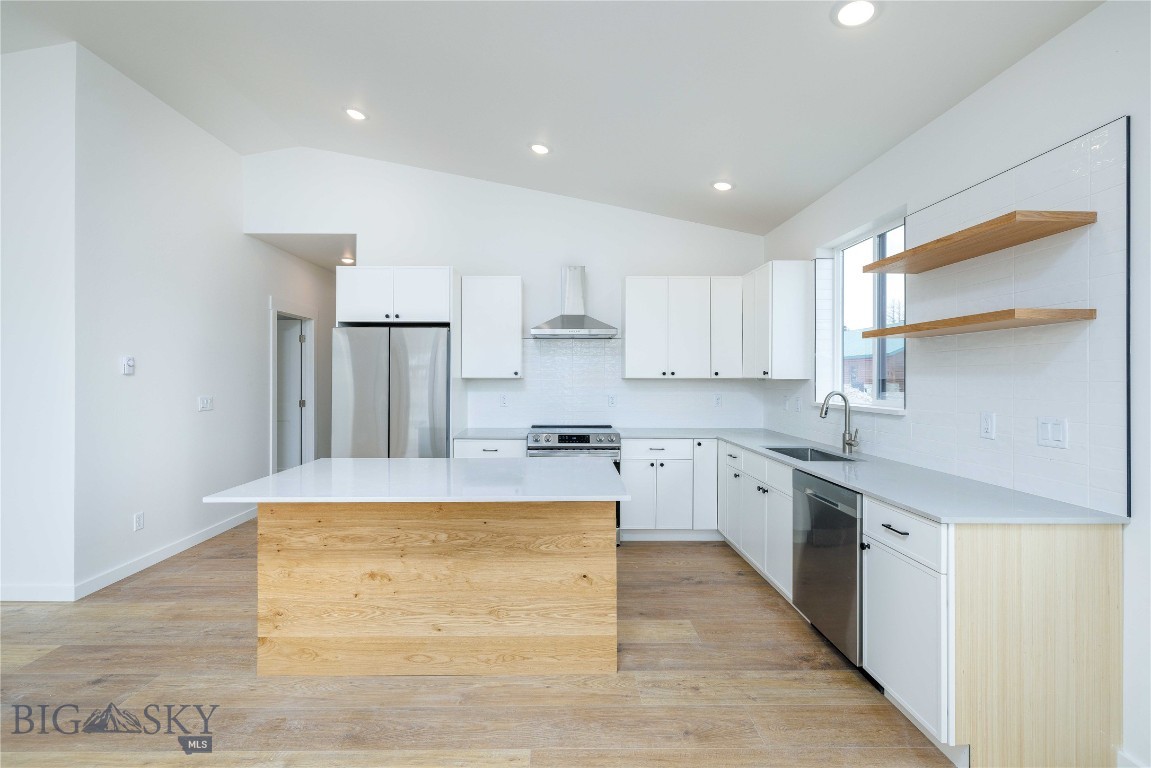 214 Otis Avenue, Ennis