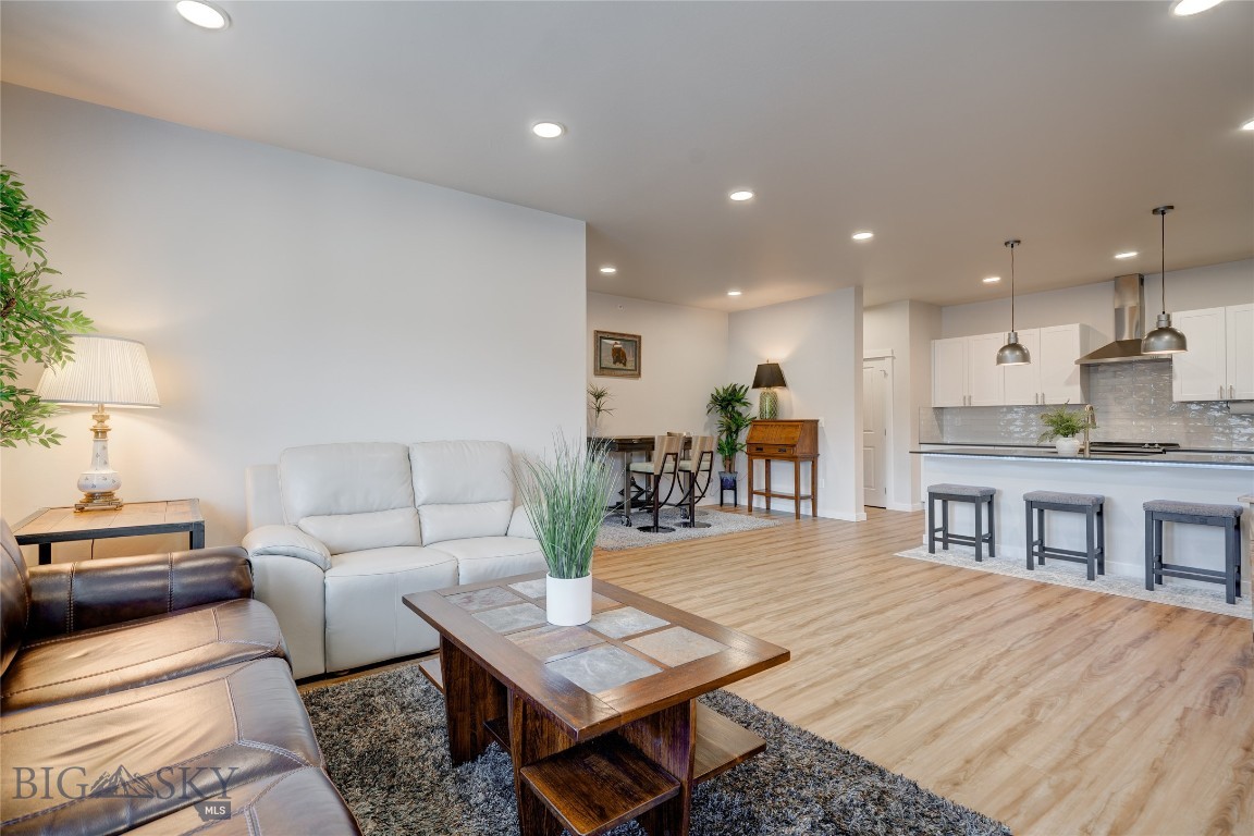 2222B Willow Drive 44, Livingston