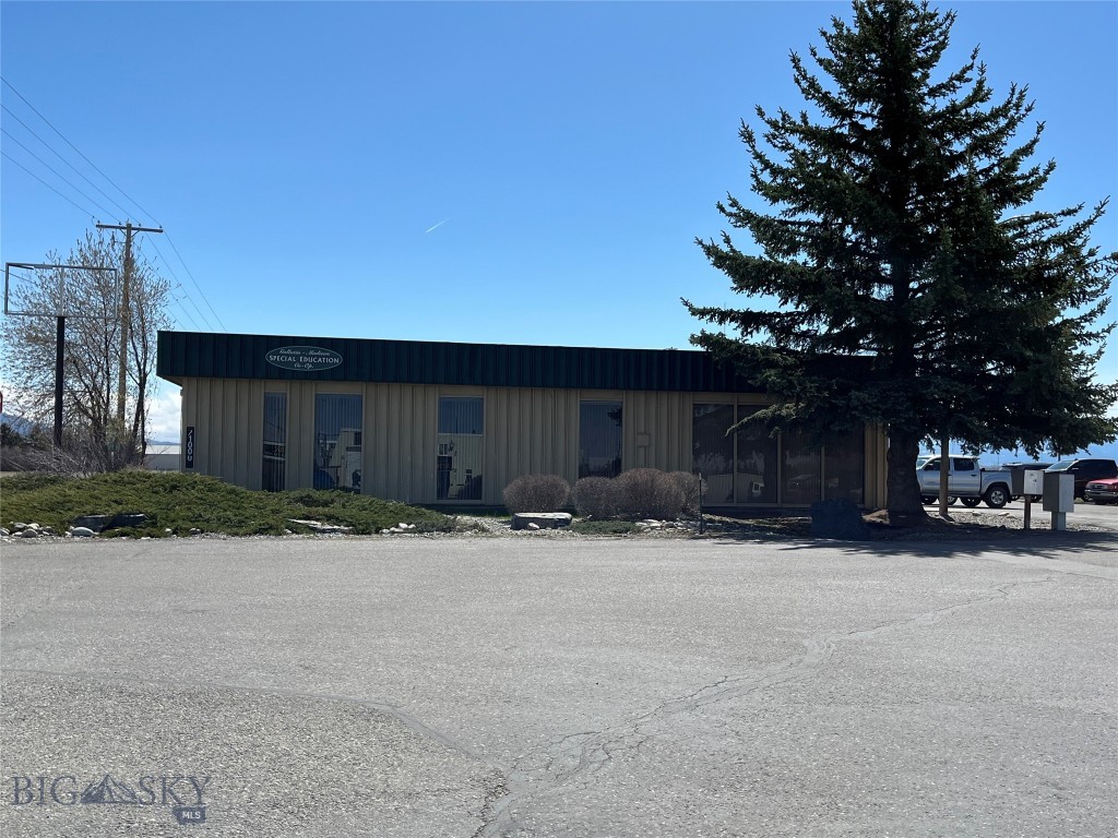 21000 Frontage Road 7, Belgrade